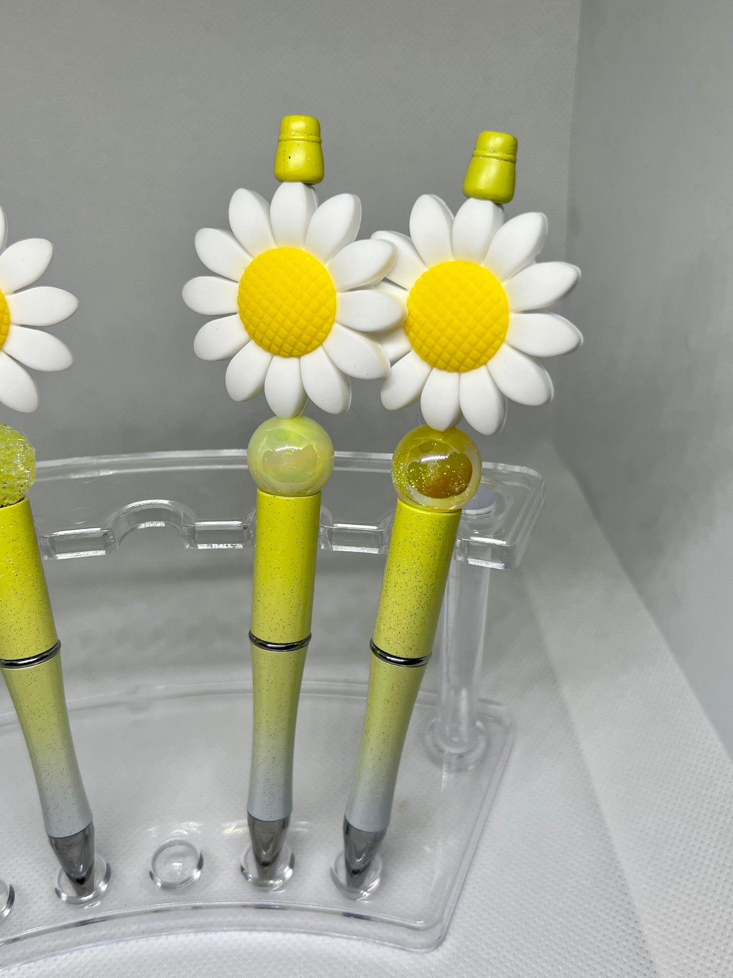 Daisy White Yellow Flower Beaded Pen, Flower Prn, Fun Pens Acrylic Beads, Custom Pen, Retractable Ink Pen, Gifts