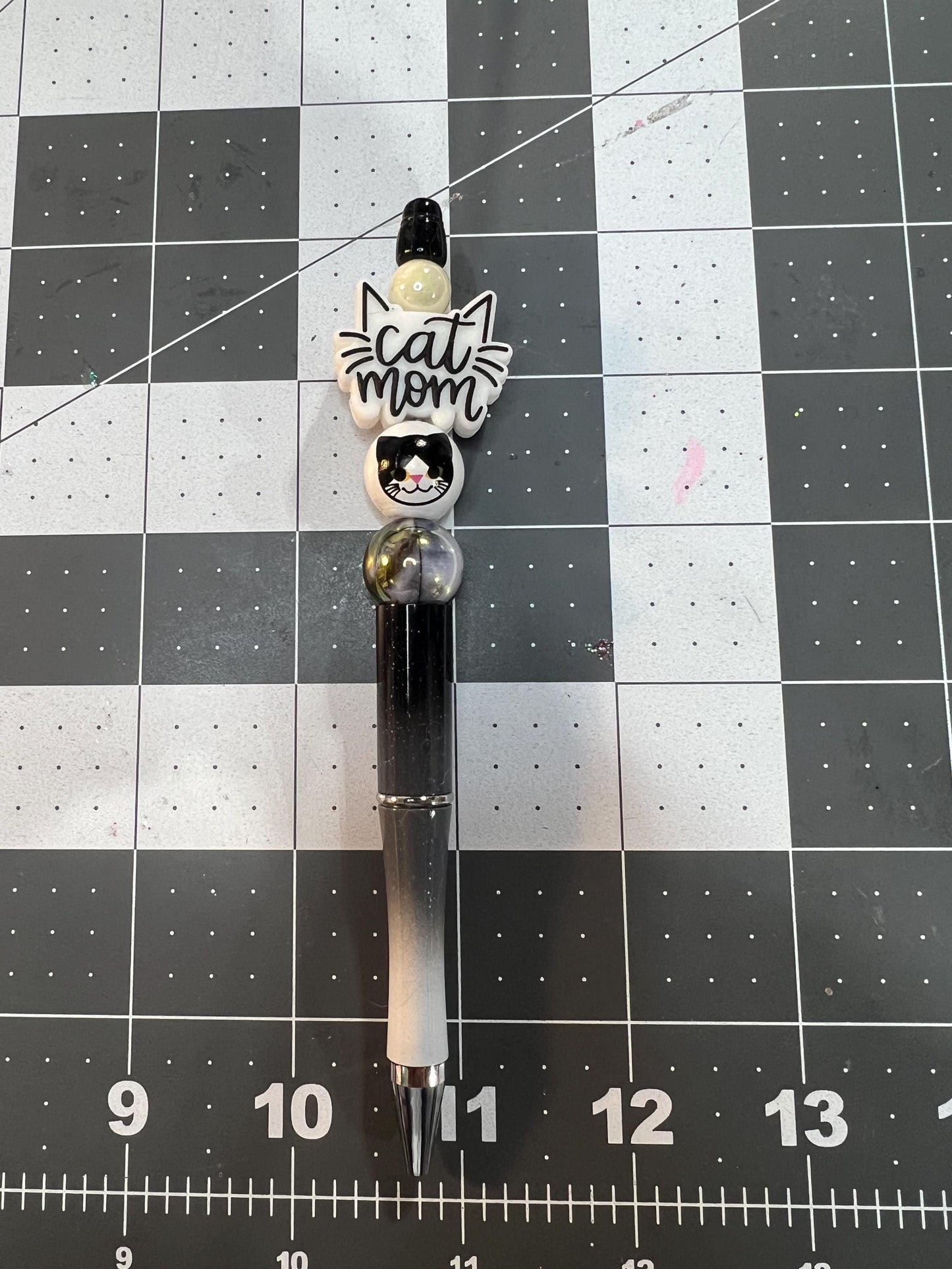 Cat Mom Black Beaded Pen, Sarcastic Pen, Fun Pens Acrylic Beads, Custom Pen, Retractable Ink Pen, Graduation